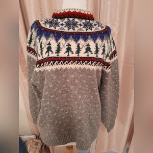 Eddie Bauer wool sweater size medium gray w trees snowflakes